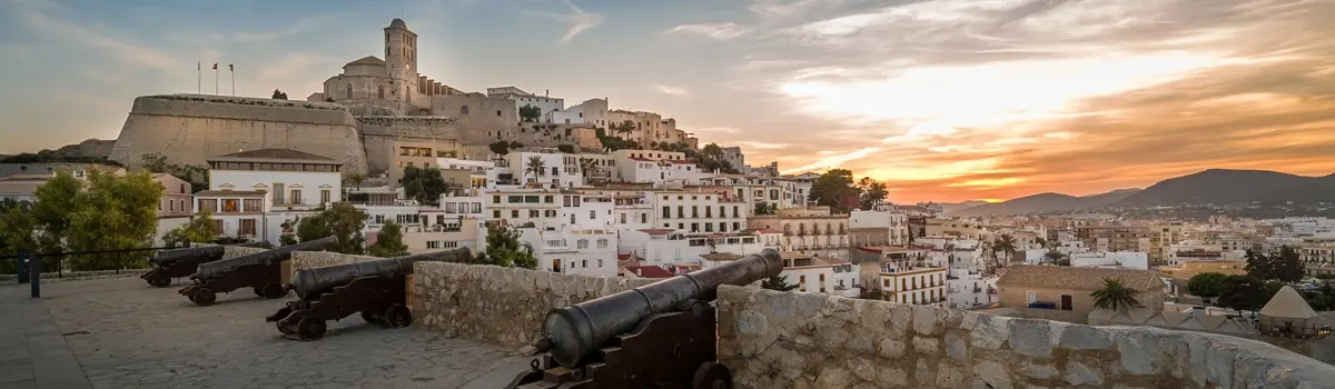 D&oacute;nde dormir en Ibiza