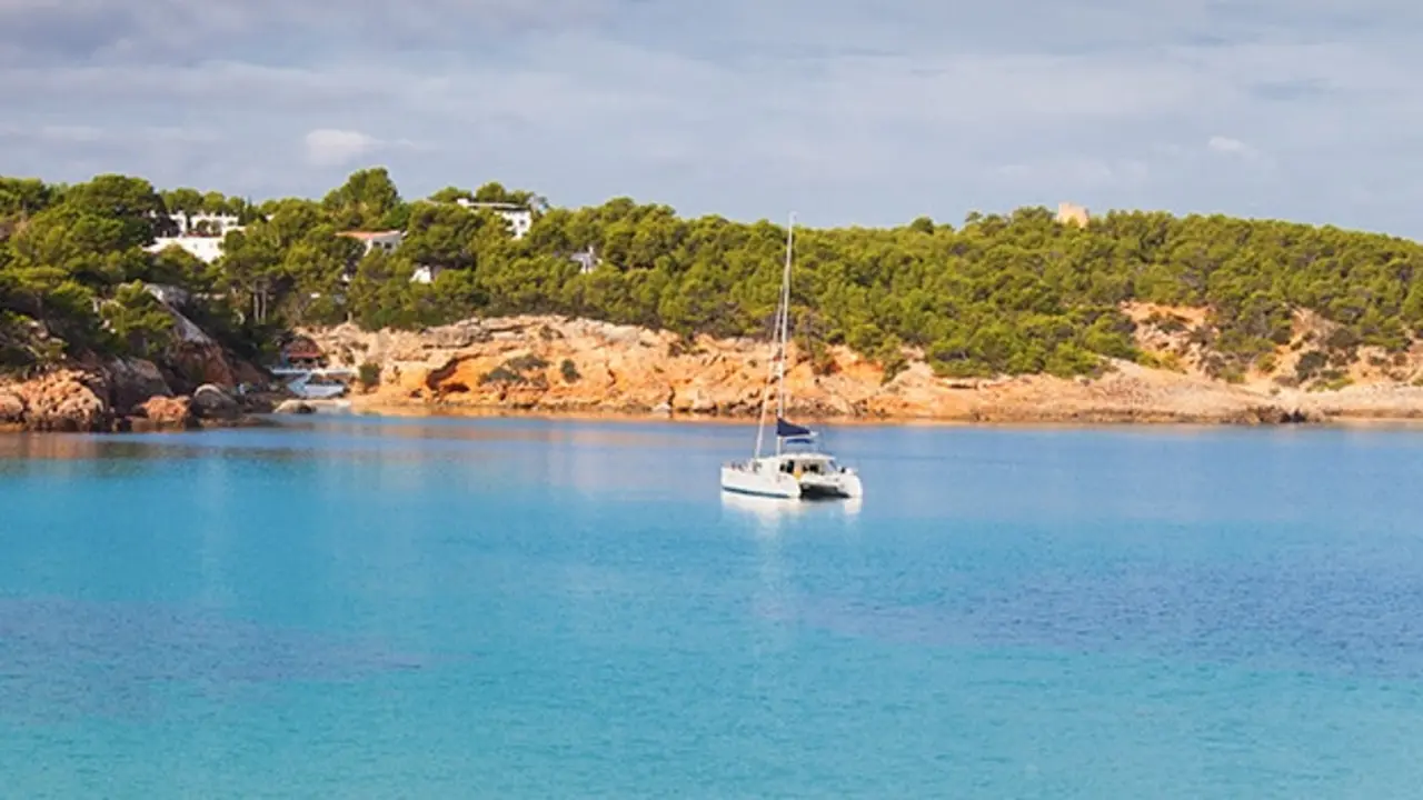 D&oacute;nde dormir en Cala Portinatx