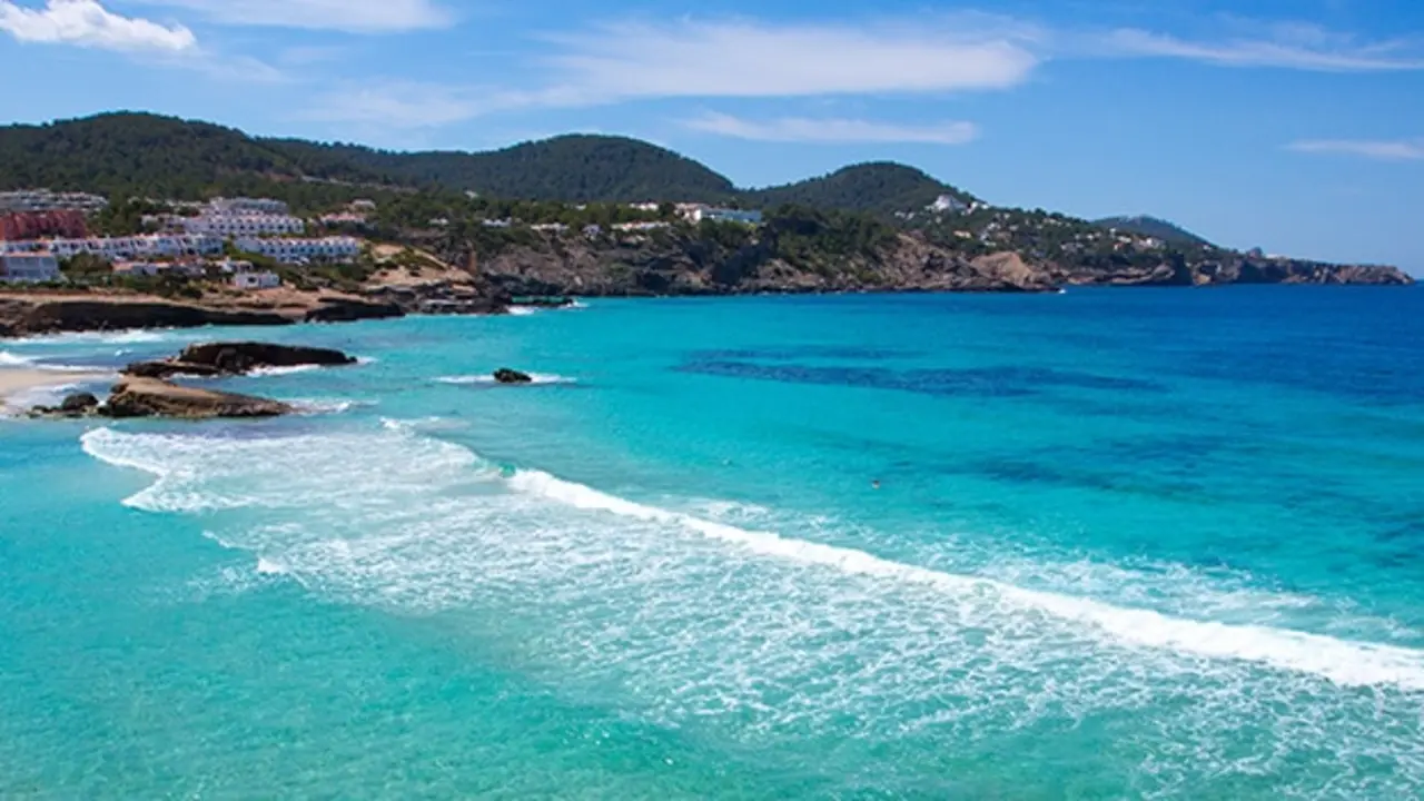d&oacute;nde dormir en Cala Tarida
