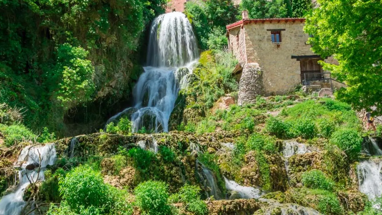 d&oacute;nde dormir en orbaneja del castillo