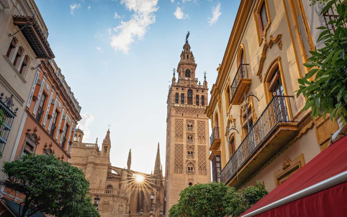 seville-cathedral-and-giralda-tower-seville-and-2023-11-27-05-16-40-utc (1)