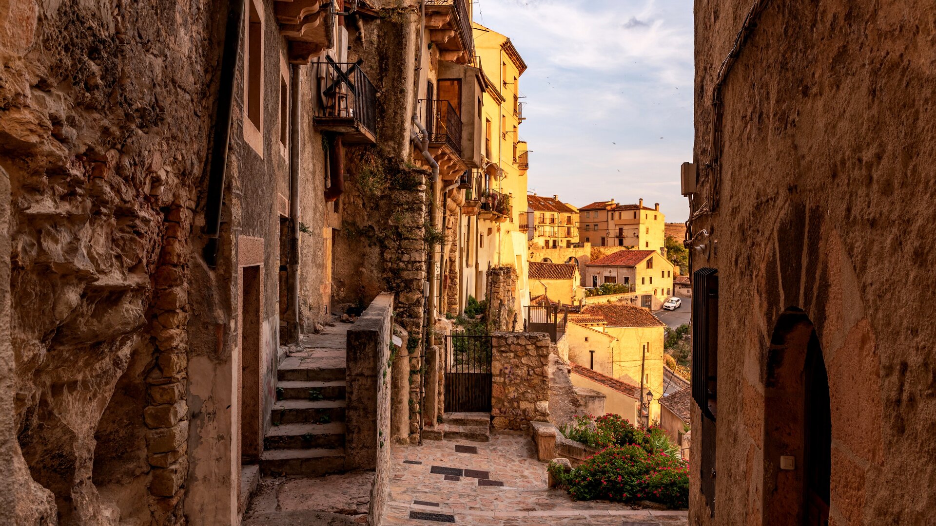 Rue médiévale de Sepúlveda, l’un des villages d’Espagne où l’on mange le mieux. | Dreamstime