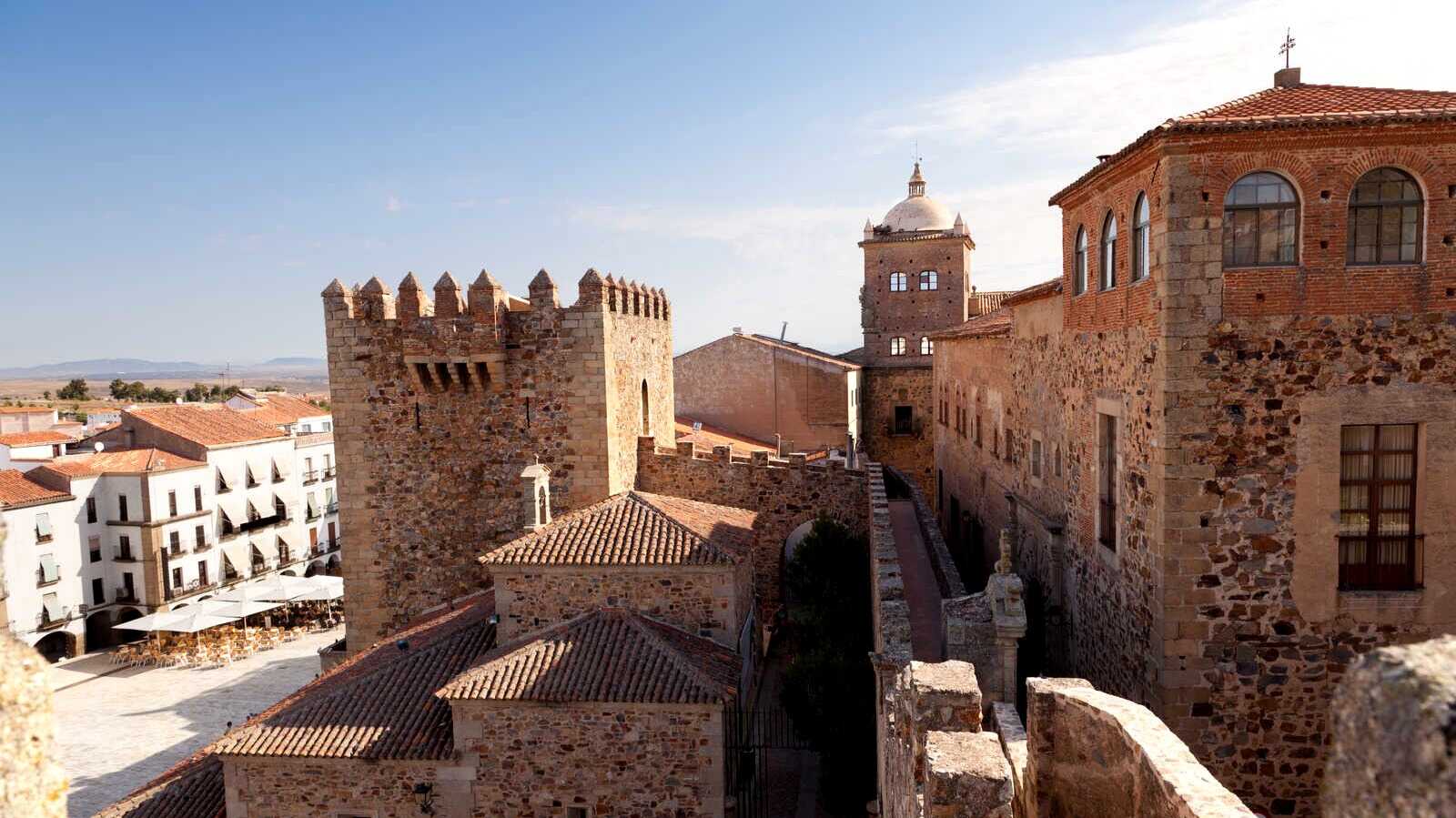 Tour de Bujaco, ensemble monumental de Cáceres. | Shutterstock