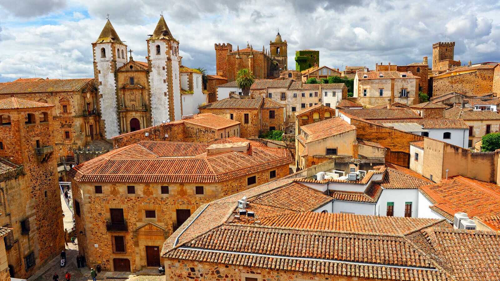 Vue panoramique de Cáceres. | Dreamstime