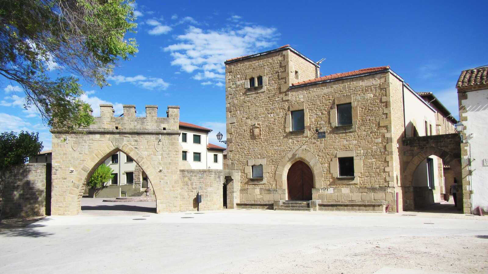 Village médiéval d'Obanos. | Dreamstime