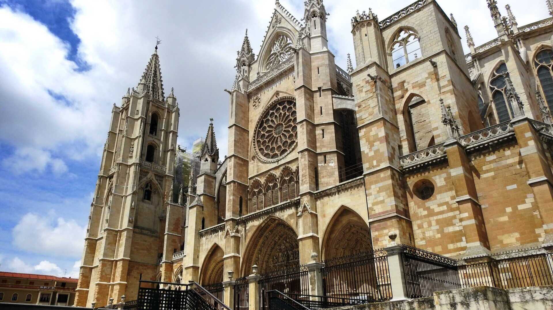 La cathédrale de Léon, parmi les églises les plus fascinantes d’Espagne. | Freepik