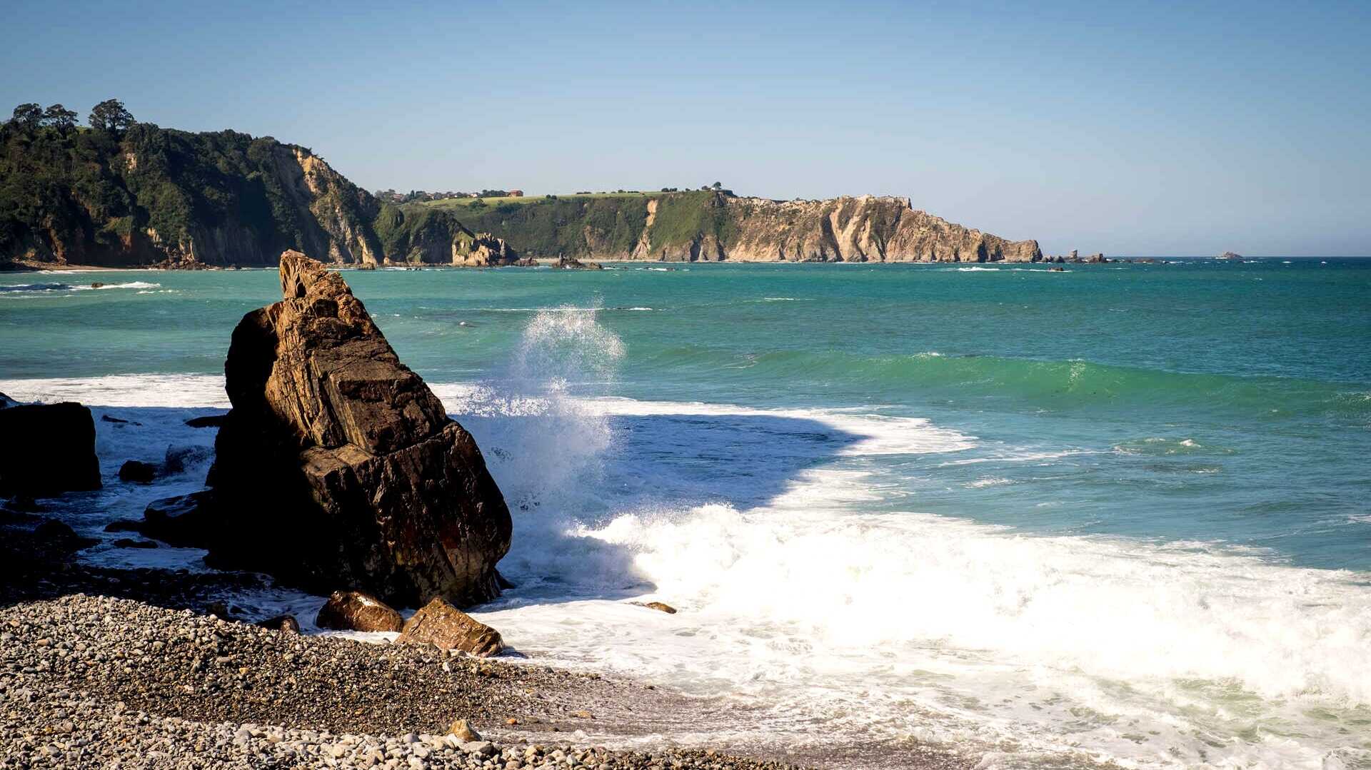 Plage Concha de Artedo dans les Asturies. | Shutterstock