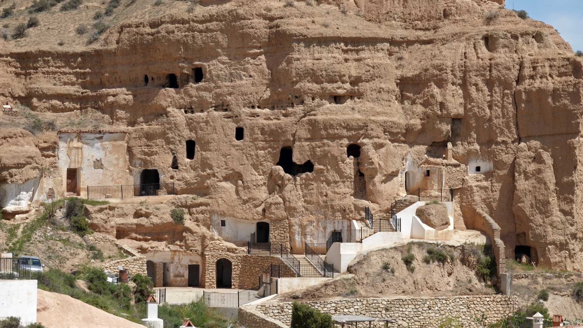 Maisons-grottes du Monument Naturel Cárcavas de Marchal. | Dreamstime