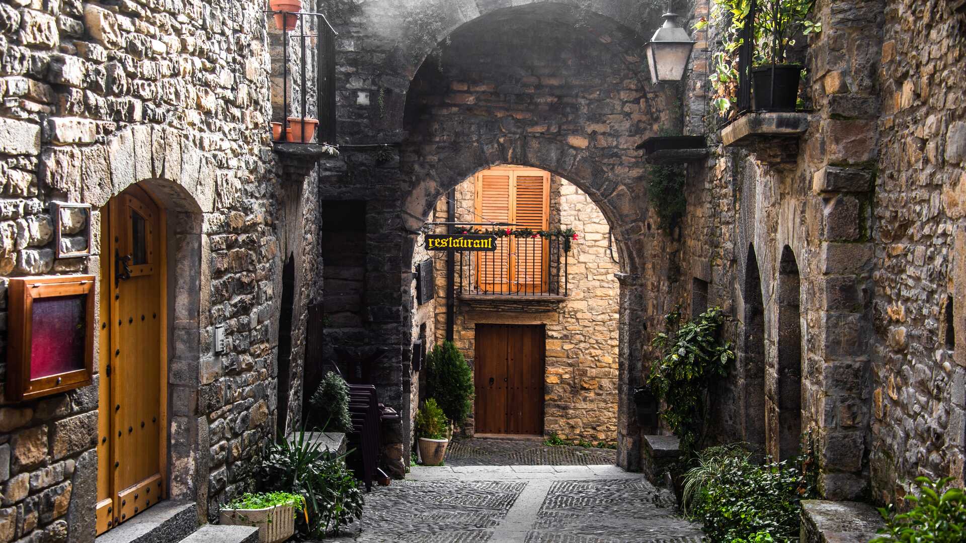 Aínsa, Huesca. | Shutterstock