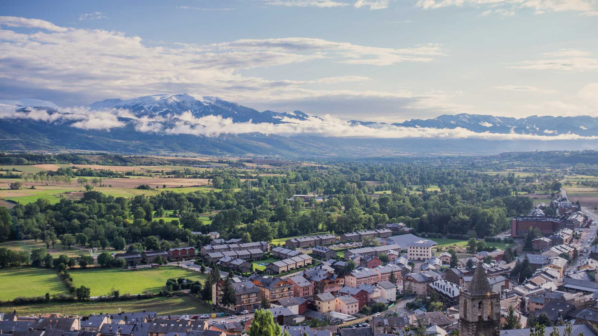 Vue panoramique de Llivia. | Shutterstock
